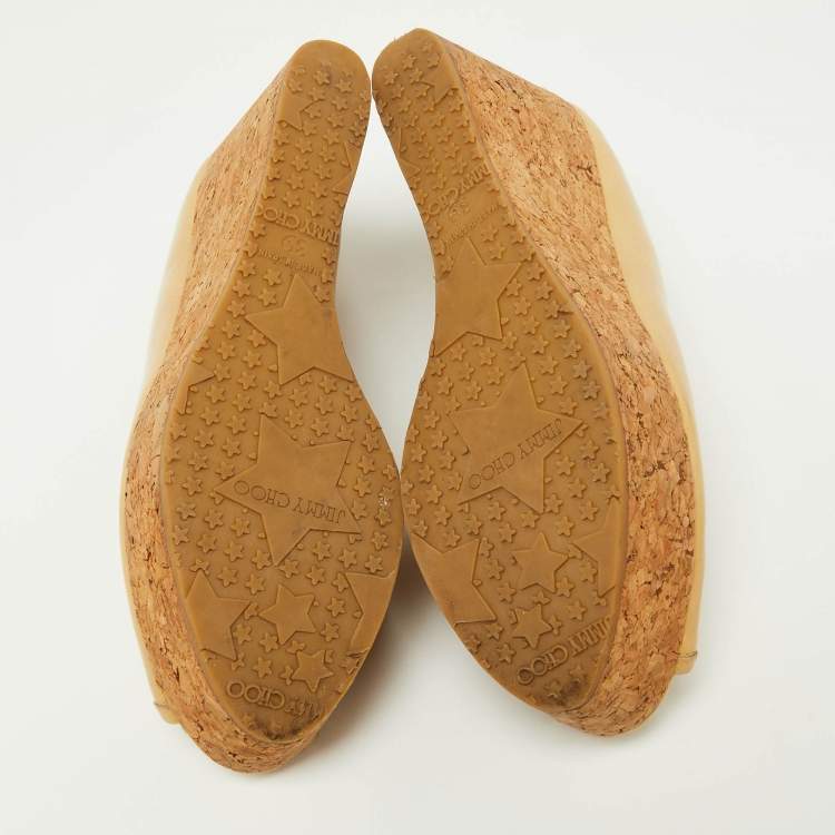 مملوكة مسبقًا Jimmy Choo Beige Patent Leather Cork Wedge Parley Pumps Size 39