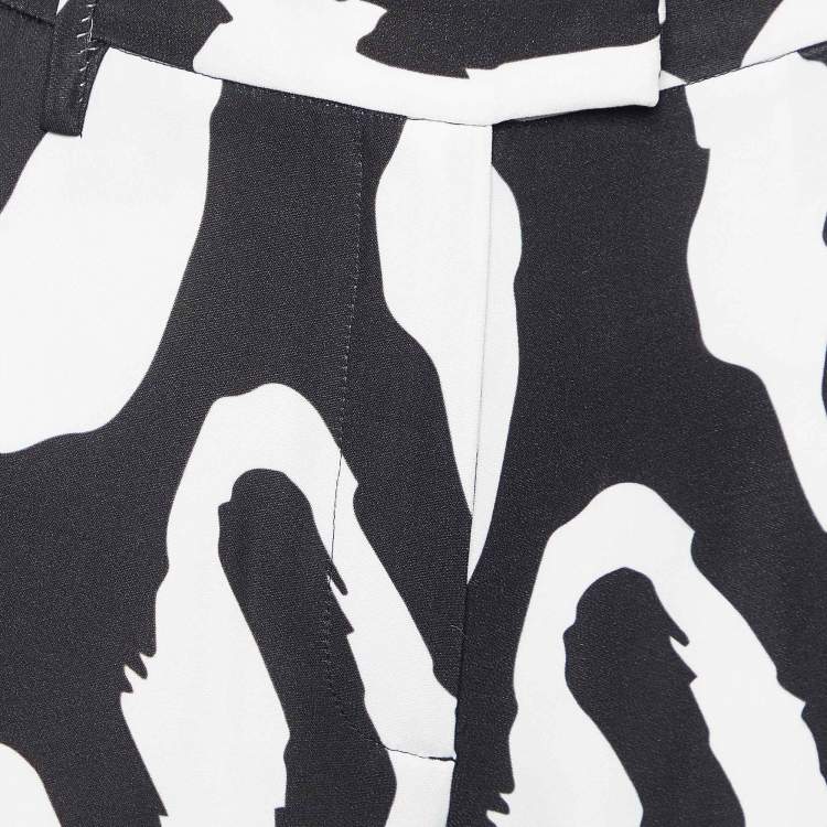 Pre Owned Just Cavalli Monochrome Printed Crepe Flared Trousers M