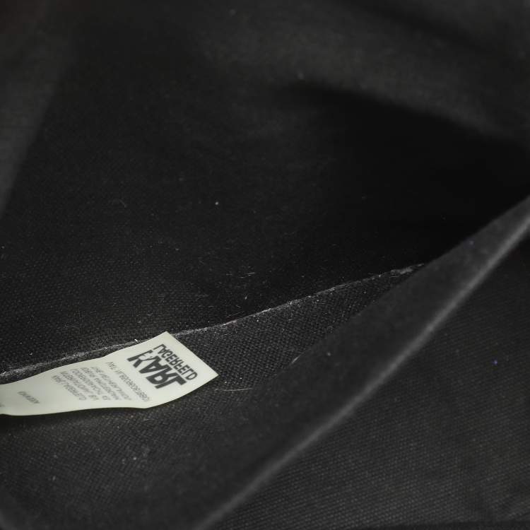 مملوكة مسبقًا حقيبة كارل لاغرفيلد دوفل رقع PVC سوداء