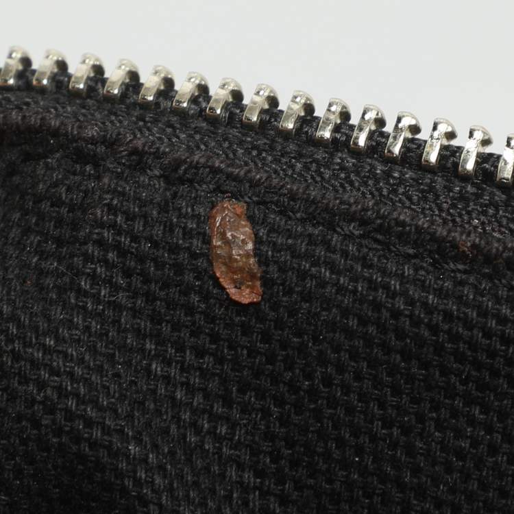 مملوكة مسبقًا حقيبة كارل لاغرفيلد دوفل رقع PVC سوداء