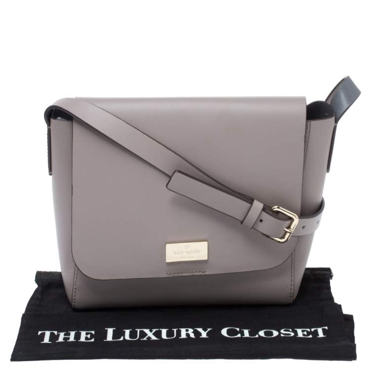 Pre Owned Kate Spade Pale Lilac Leather Logo Plague Flap Shoulder Bag