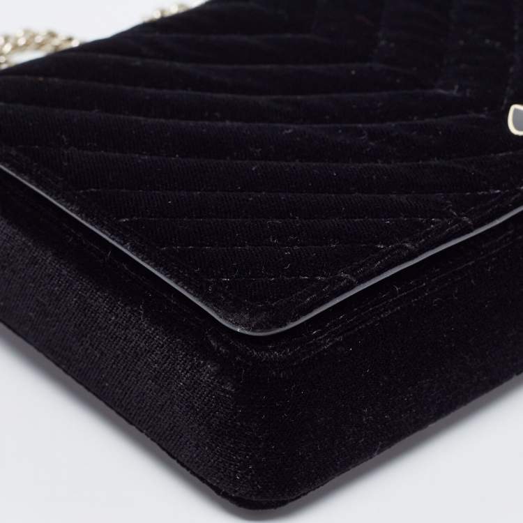 Pre Owned Kate Spade Black Chevron Velvet Chain Clutch