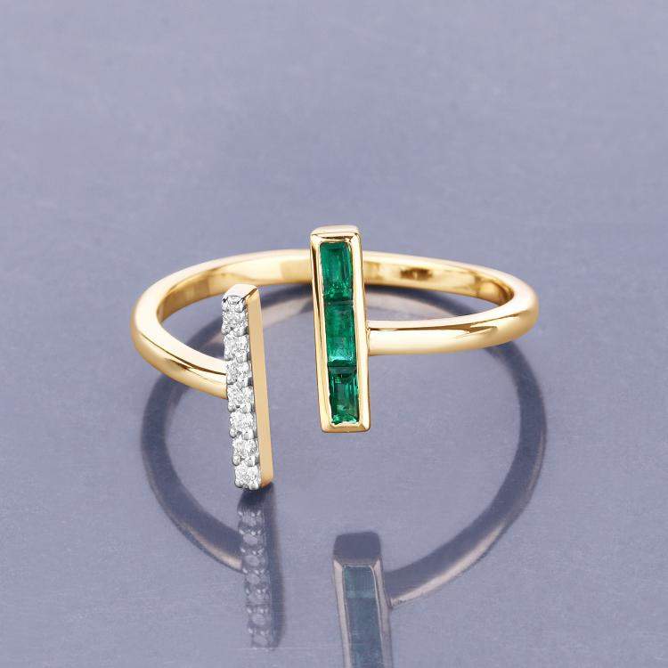 Pre Owned 0.18 cts Emerald and Diamond 14K Yellow Gold Bypass Bar Ring US Size 7