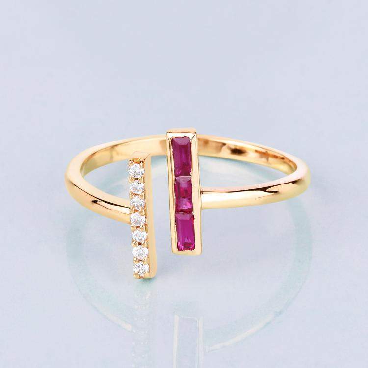 مملوكة مسبقًا 0.15 cts Ruby and Diamond 14K Rose Gold Bypass Bar Ring US Size 6.50