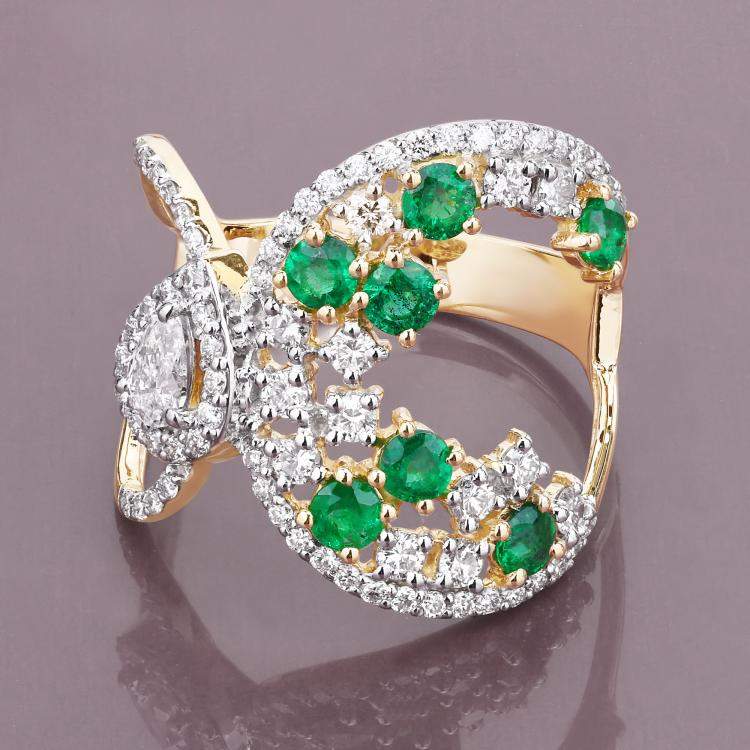 Pre Owned 0.74 cts Emerald and Diamond 14K Yellow Gold Infinity Ring US Size 7