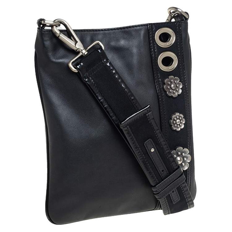 مملوكة مسبقًا Kenzo Black Leather and Patent Leather Trim Metal Floral Embellished Messenger Bag
