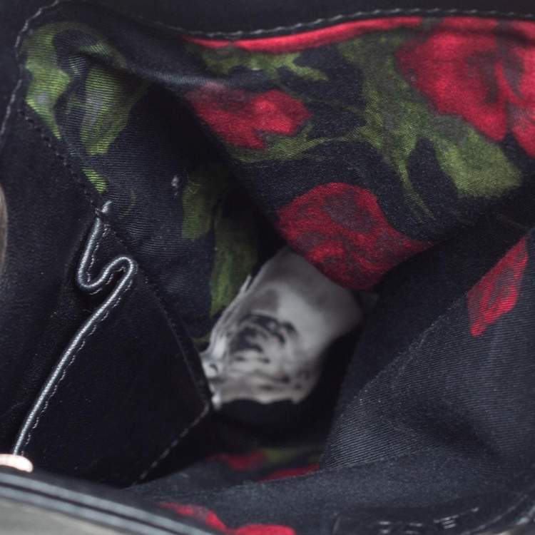 مملوكة مسبقًا Kenzo Black Leather and Patent Leather Trim Metal Floral Embellished Messenger Bag