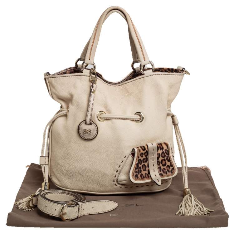 Pre Owned Lancel Cream Pebbled Leather Premiere Flirt Bucket Bag