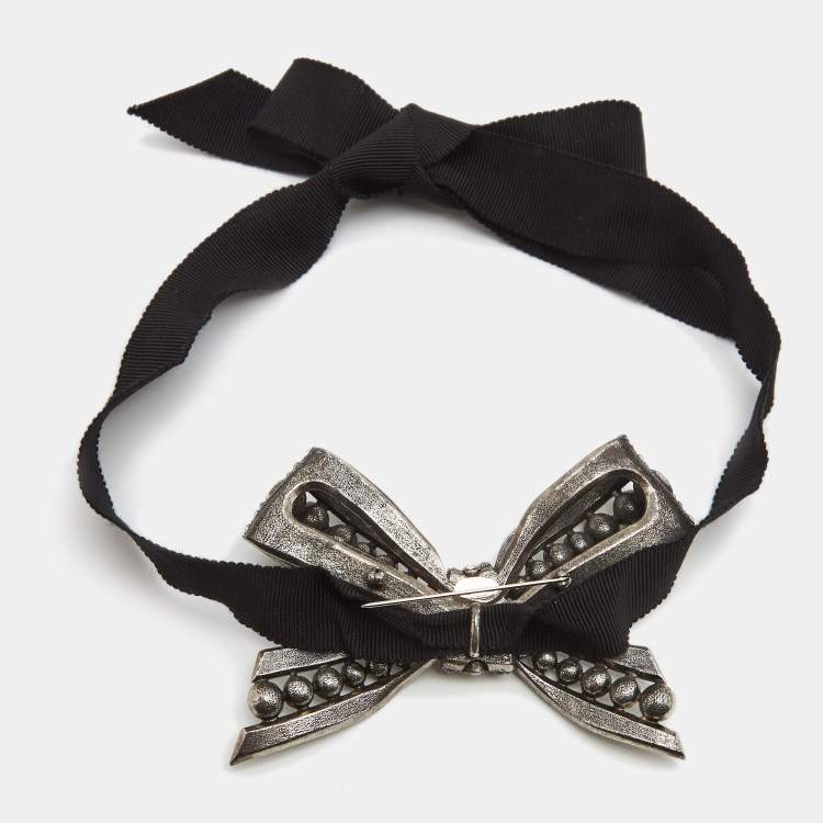 Pre Owned Lanvin Crystals SIlver Tone Choker Necklace.