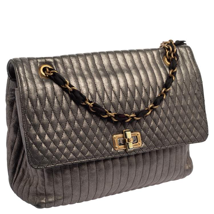 مملوكة مسبقًا Lanvin Metallic Grey Quilted Leather Happy Shoulder Bag