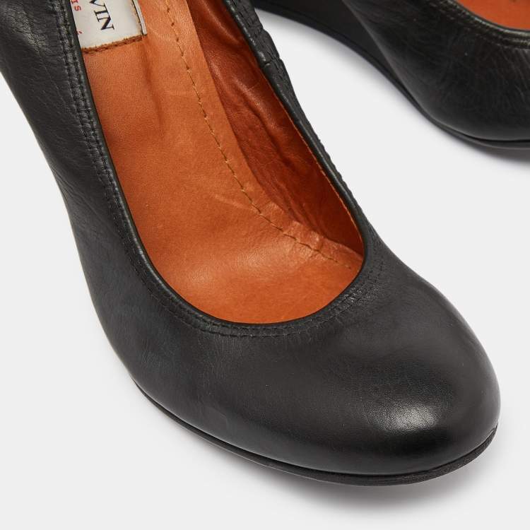 Pre Owned Lanvin Black Leather Wedge Pumps Size 38.5