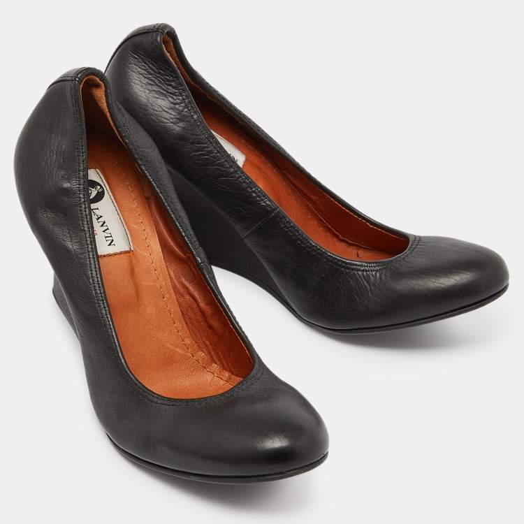 Pre Owned Lanvin Black Leather Wedge Pumps Size 38.5