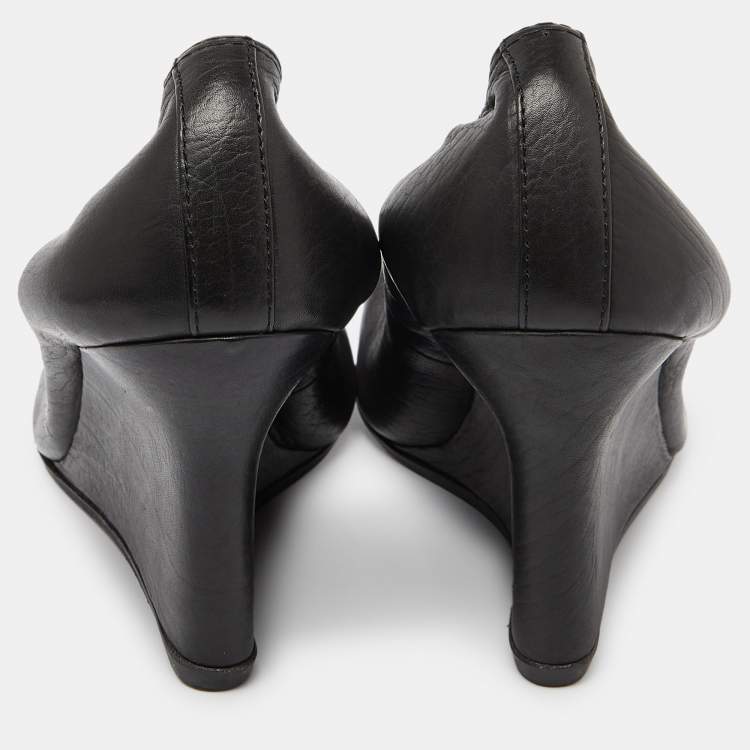 Pre Owned Lanvin Black Leather Wedge Pumps Size 38.5