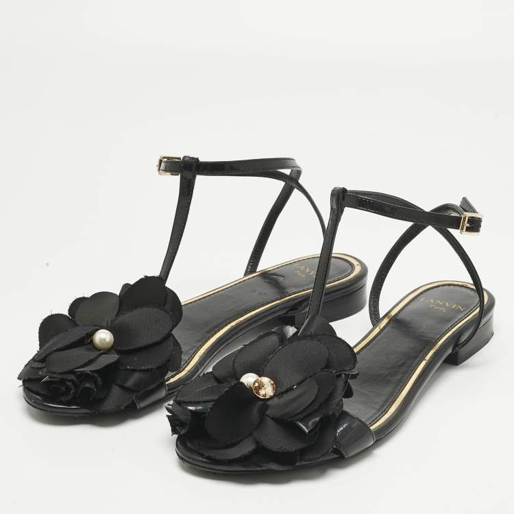 Pre Owned Lanvin Black Patent Leather and Satin Flower Flat Sandals Size 38