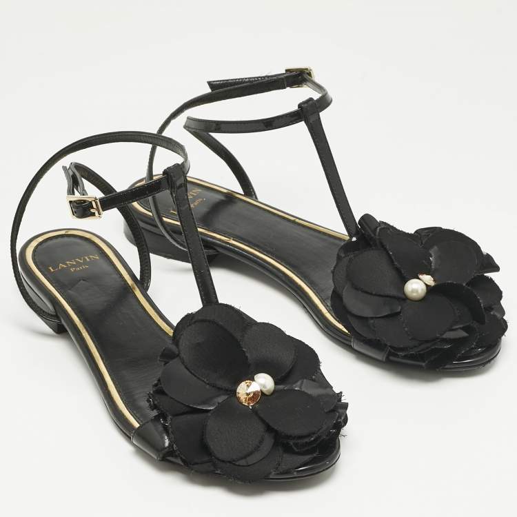 Pre Owned Lanvin Black Patent Leather and Satin Flower Flat Sandals Size 38
