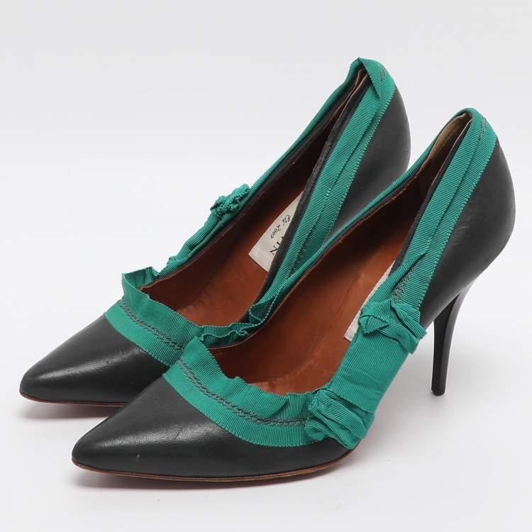 Pre Owned Lanvin Size 40 Black/Green Fabric and Leather Pumps