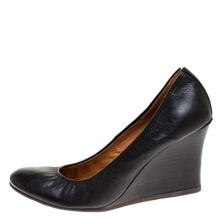 Pre Owned Lanvin Black Leather Scrunch Wedge Pumps Size 37