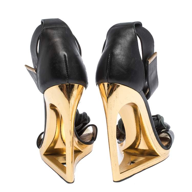 Pre Owned Lanvin Metallic Frame Wedge And Black Leather Flower Embellished Sandals Size 38