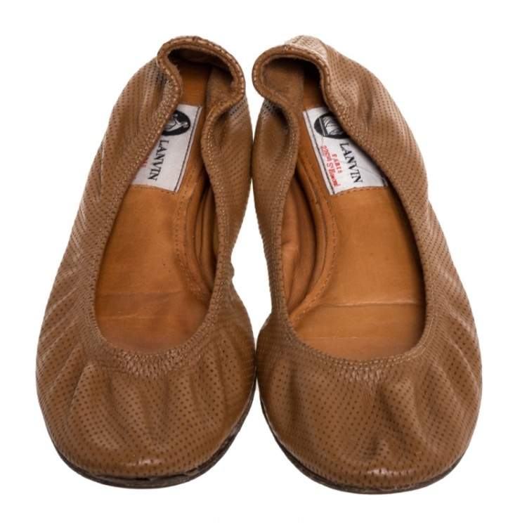 مملوكة مسبقًا Lanvin Brown Perforated Leather Scrunch Ballet Flats Size 38