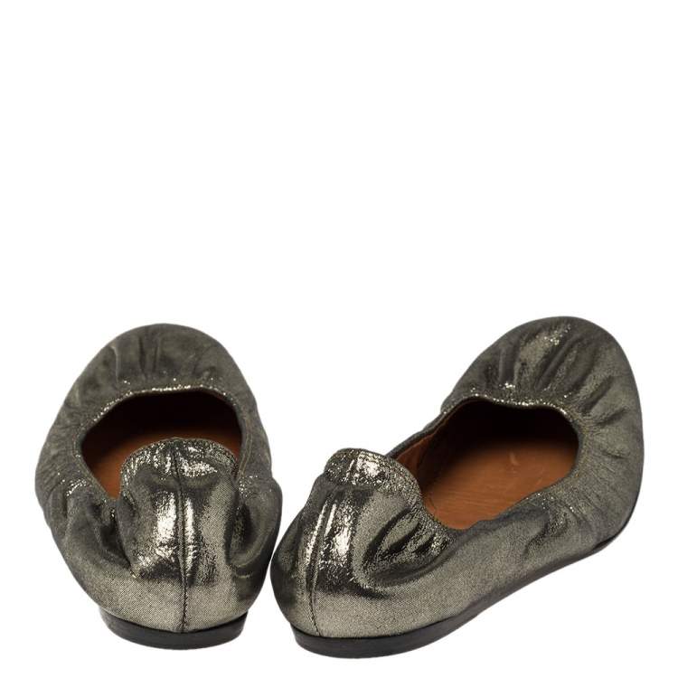 مملوكة مسبقًا Lanvin Green Shimmery Fabric Scrunch Ballet Flats Size 38.5