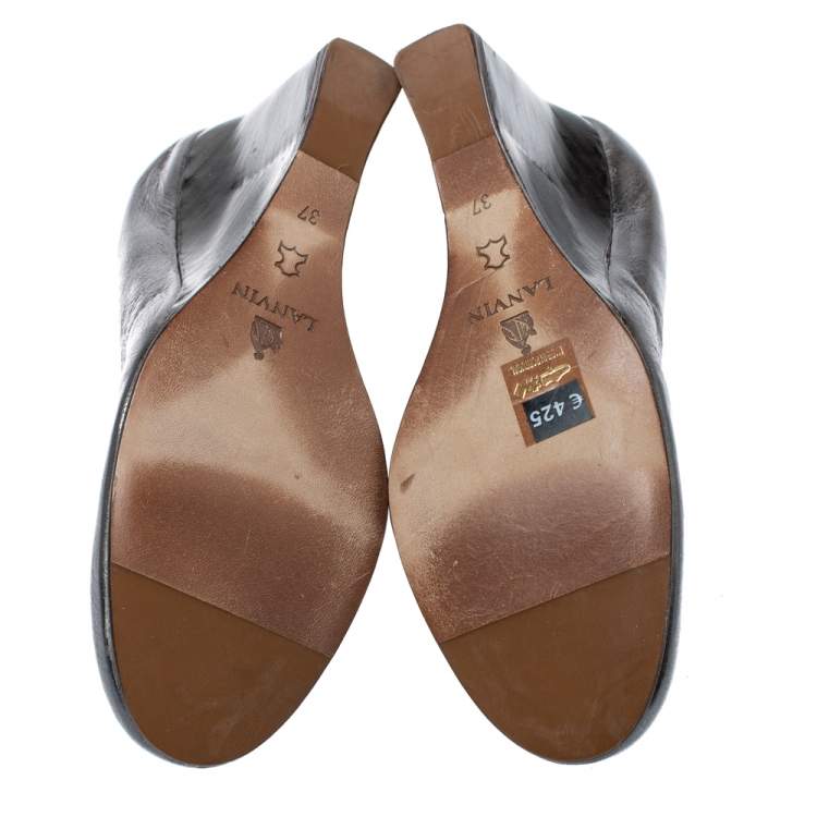 Pre Owned Lanvin Metallic Grey Leather Scrunch Wedge Pumps Size 37