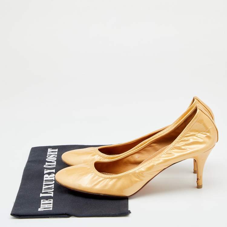 Pre Owned Lanvin Beige Patent Leather Scrunch Pumps Size 38