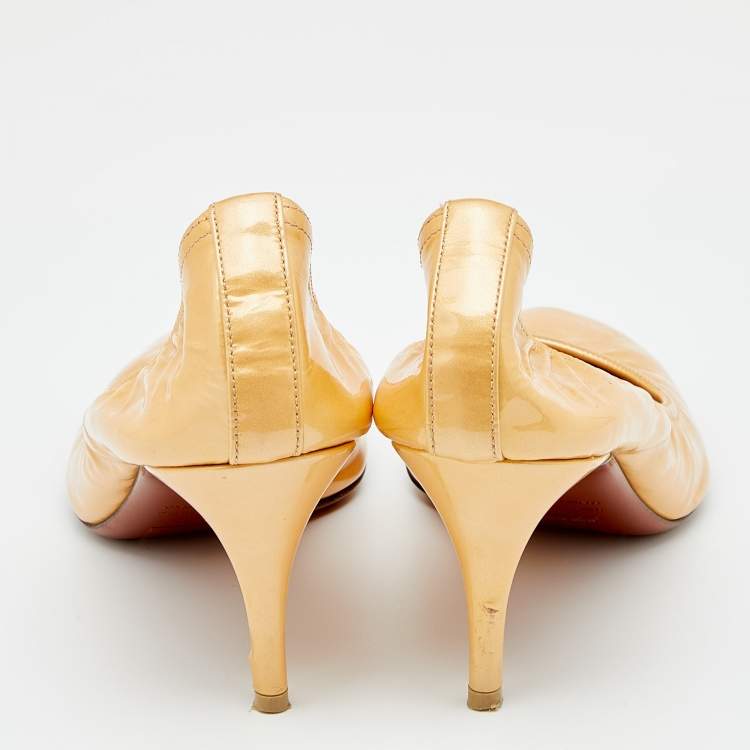 Pre Owned Lanvin Beige Patent Leather Scrunch Pumps Size 38