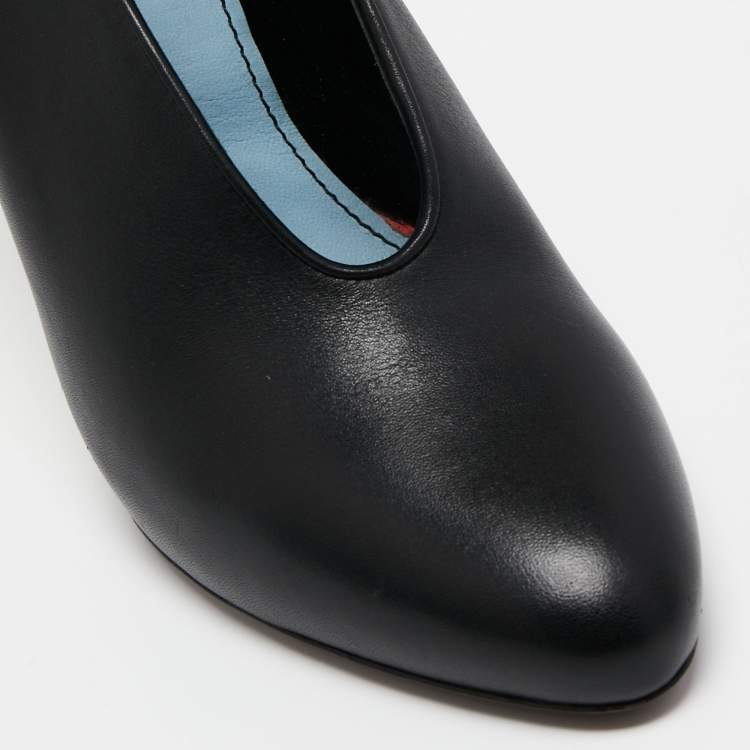 Pre Owned Lanvin Black Leather V Neck Pumps Size 35