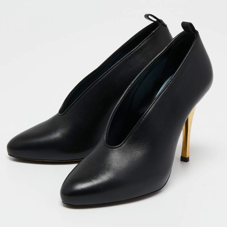 Pre Owned Lanvin Black Leather V Neck Pumps Size 35