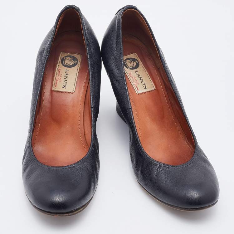 Pre Owned Lanvin Black Leather Wedge Pumps Size 37.5