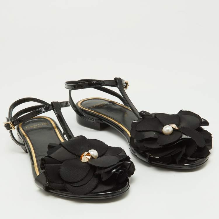 Pre Owned Lanvin Black Patent Leather and Satin Flower Flat Sandals Size 38