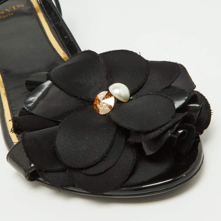 Pre Owned Lanvin Black Patent Leather and Satin Flower Flat Sandals Size 38
