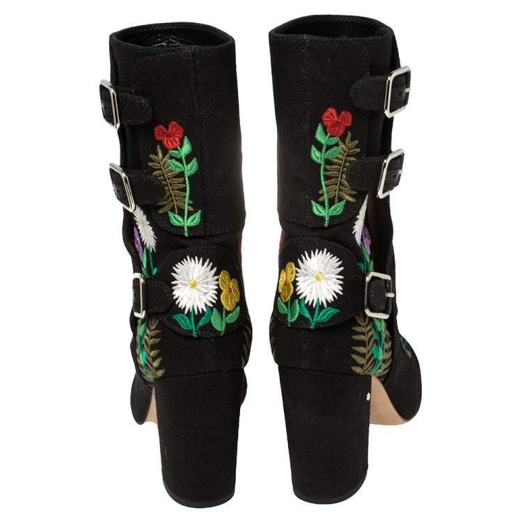 مملوكة مسبقًا Laurence Dacade Black Flower Embroidered Canvas Ankle Boots Size 40.5