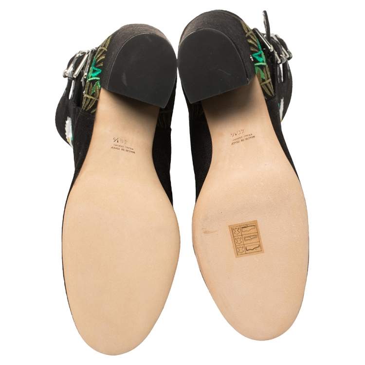 مملوكة مسبقًا Laurence Dacade Black Flower Embroidered Canvas Ankle Boots Size 40.5