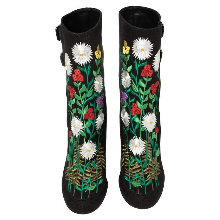 مملوكة مسبقًا Laurence Dacade Black Flower Embroidered Canvas Ankle Boots Size 40.5