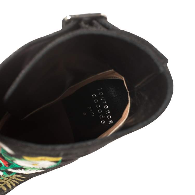 مملوكة مسبقًا Laurence Dacade Black Flower Embroidered Canvas Ankle Boots Size 40.5