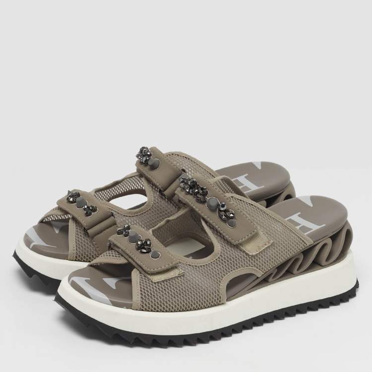 Pre Owned Le Silla Yui Wave Size 40 Grey Fabric and Net Slide Sandals