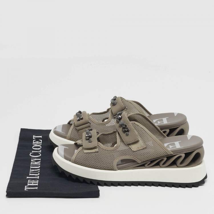 Pre Owned Le Silla Yui Wave Size 40 Grey Fabric and Net Slide Sandals
