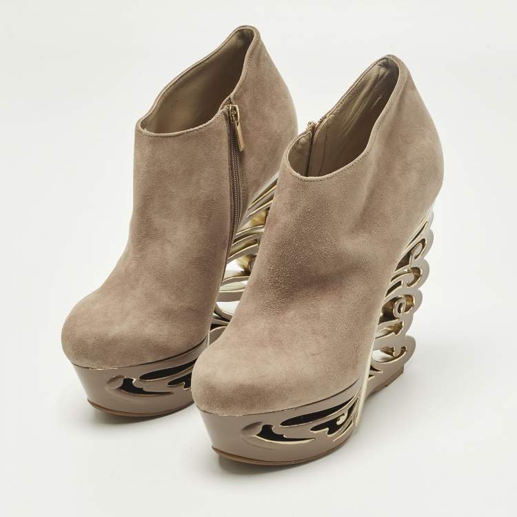 Pre Owned Le Silla Size 38.5 Beige Suede Butterfly Wedge Ankle Boots