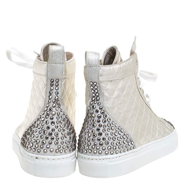 Pre Owned Le Silla Pearl Metallic White Quilted Leather and Suede Crystal Embellished Lace High Top Sneakers Size 36