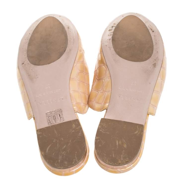 Pre Owned Le Silla Cream Crocodile Effect Patent Leather Crystal Embellished Chain Flat Mules Size 37