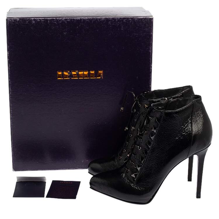 مملوكة مسبقًا Le Silla Black Crinkled Patent Leather Lace Up Studded Ankle Booties Size 39