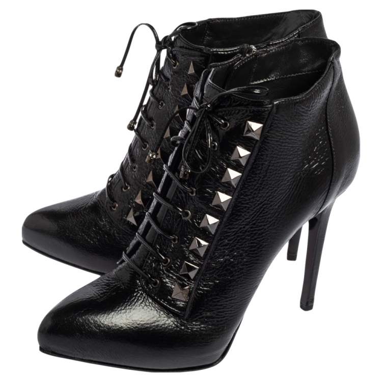 مملوكة مسبقًا Le Silla Black Crinkled Patent Leather Lace Up Studded Ankle Booties Size 39