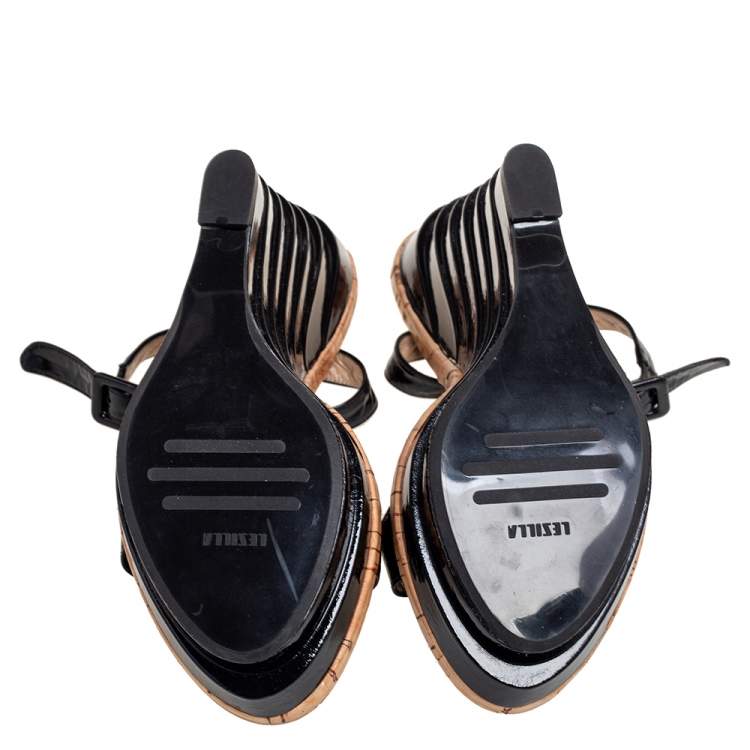 Pre Owned Le Silla Black Patent Leather T-Strap Wedge Sandals Size 37.5