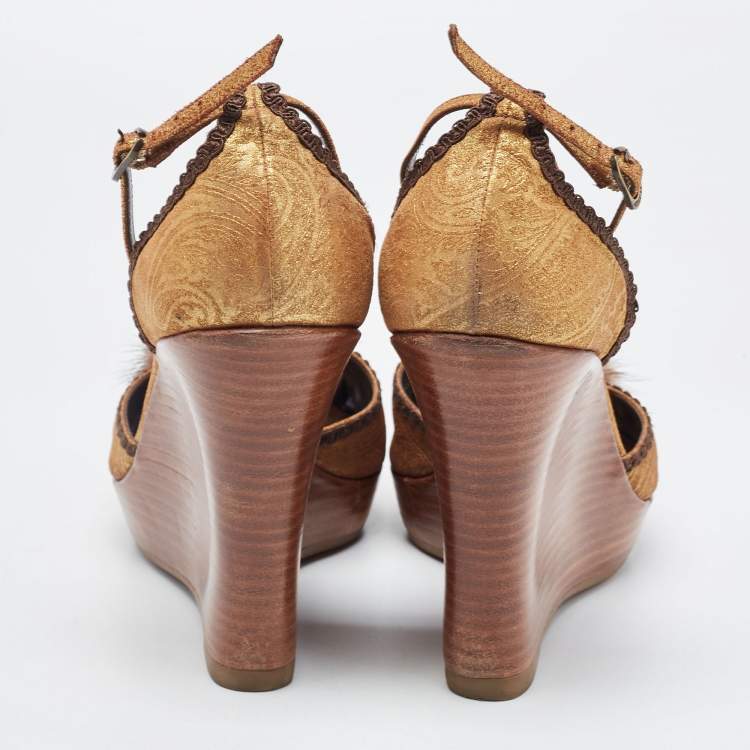 Pre Owned Le Silla Gold Textured Suede Fur Crystal Embellished Peep Toe Wedge Platform Ankle Strap Sandals Size 39