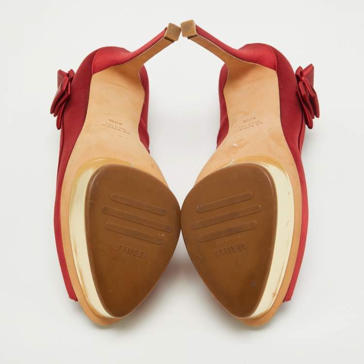 Pre Owned Le Silla Red Satin Peep Toe Platform Pumps Size 40.5