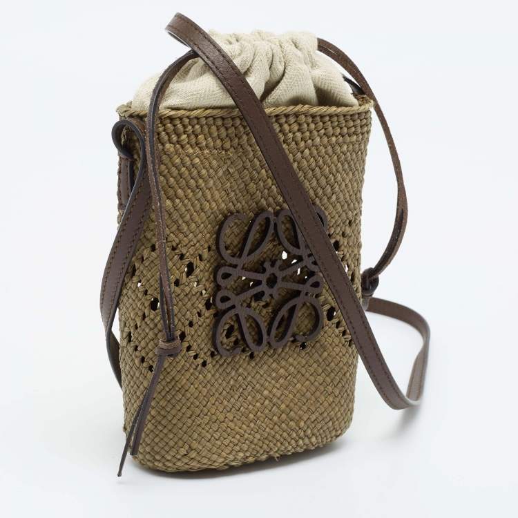 Pre Owned Loewe Green Raffia and Canvas Anagram Ajouré Bucket Bag