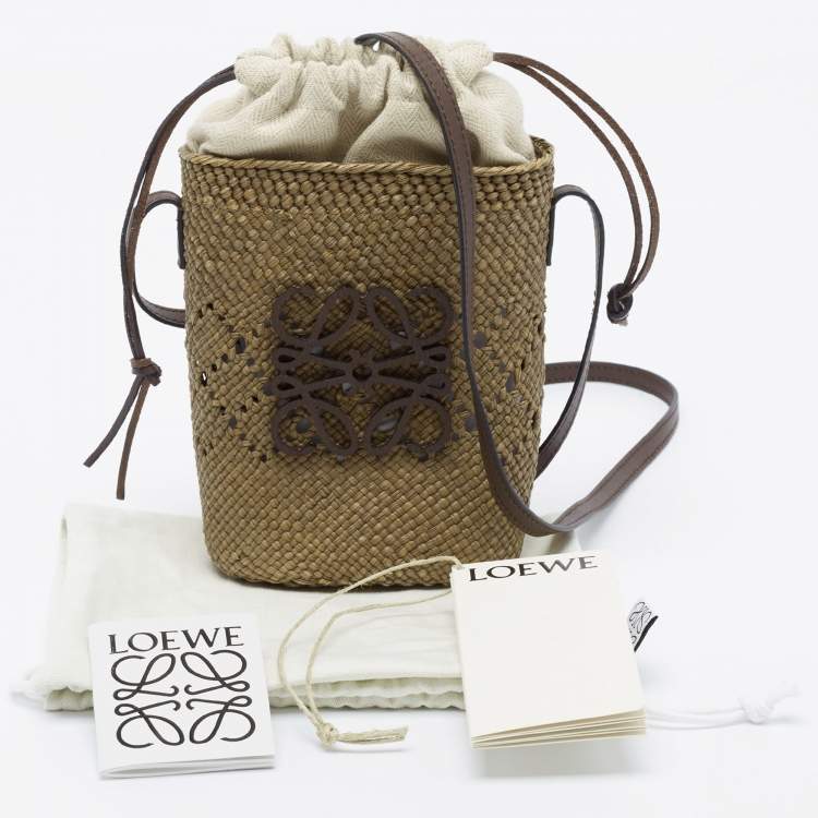 Pre Owned Loewe Green Raffia and Canvas Anagram Ajouré Bucket Bag