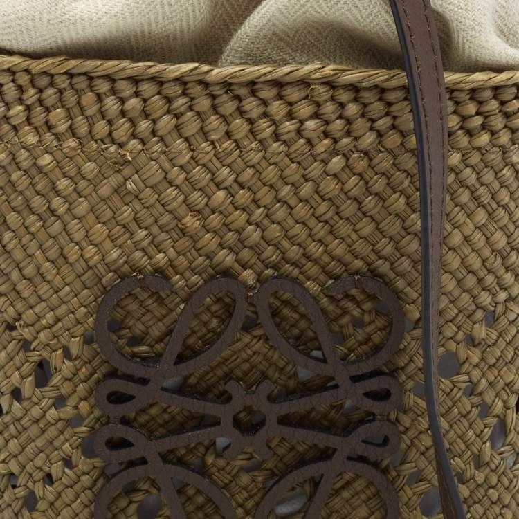 Pre Owned Loewe Green Raffia and Canvas Anagram Ajouré Bucket Bag