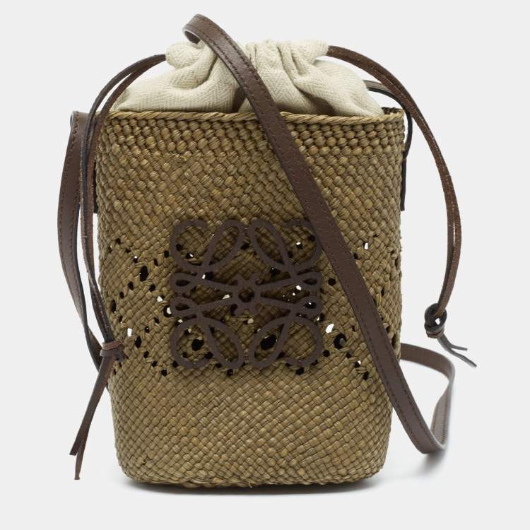Pre Owned Loewe Green Raffia and Canvas Anagram Ajouré Bucket Bag
